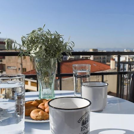 شقة Comfy Central Square Gem With Balcony كالاماتا المظهر الخارجي الصورة