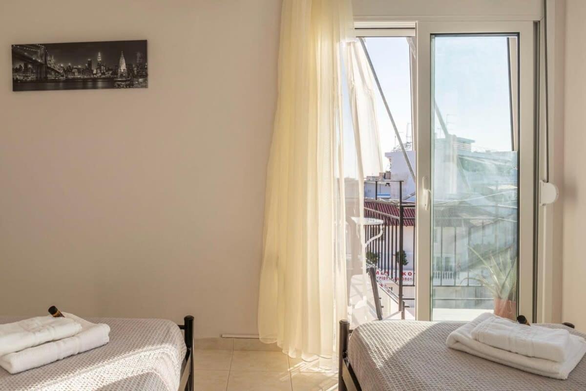 شقة Comfy Central Square Gem With Balcony كالاماتا المظهر الخارجي الصورة