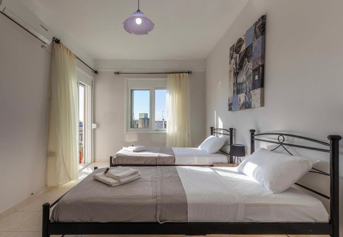 شقة Comfy Central Square Gem With Balcony كالاماتا المظهر الخارجي الصورة