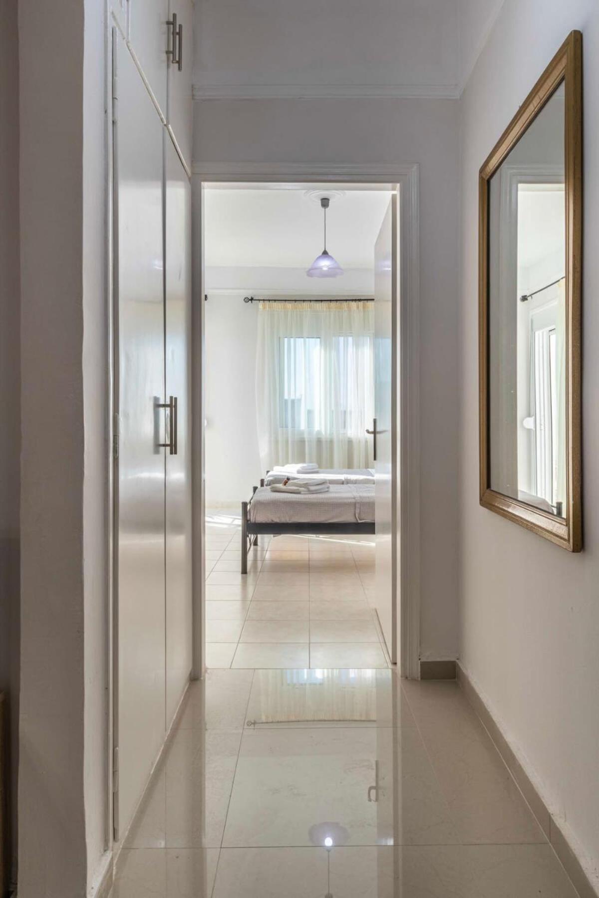 شقة Comfy Central Square Gem With Balcony كالاماتا المظهر الخارجي الصورة